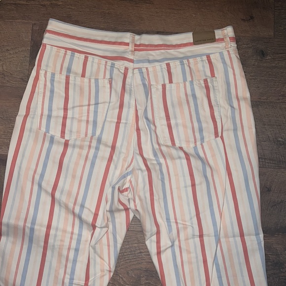 American Eagle Jeans - Picture 2 of 2